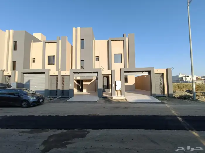 للبيع روف علويه 5 غرف نوم  ومدخل سياره بحوش وشقق أرضيه 0