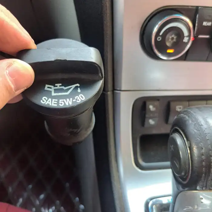 غطار زيت المكينة مع المحقن 50 ريال 1