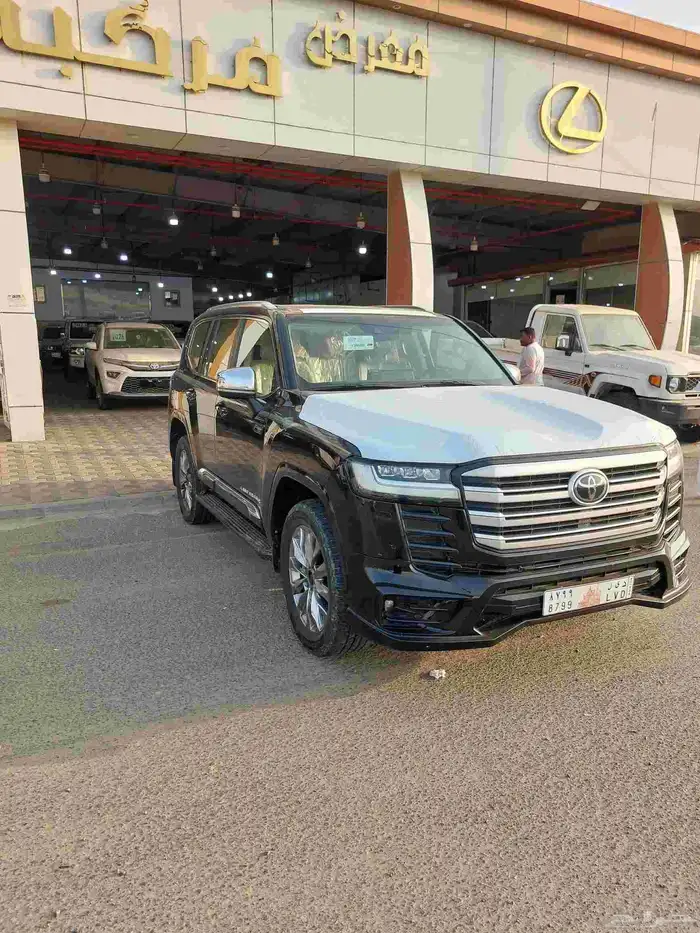 تويوتا لاندكروزر VXS اسود 2022 ممشي 83الف 2