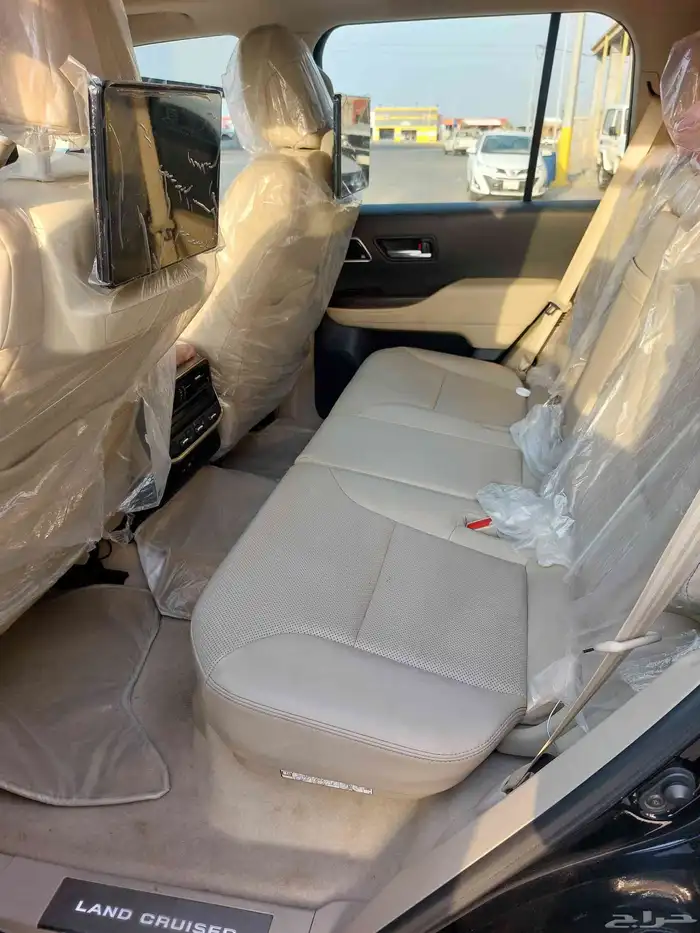 تويوتا لاندكروزر VXS اسود 2022 ممشي 83الف 6