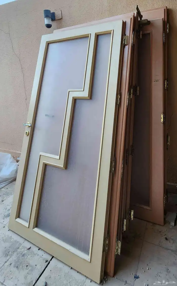 أبواب خشبية بحالة جيدة 2