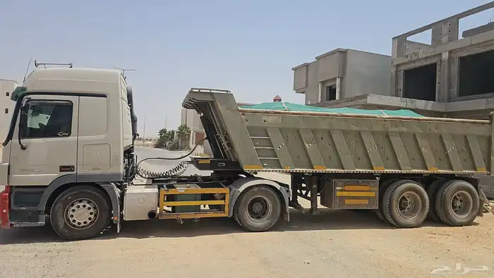 تريلا قلاب للايجار دفان صبيز مواد بناء مع السايق 0