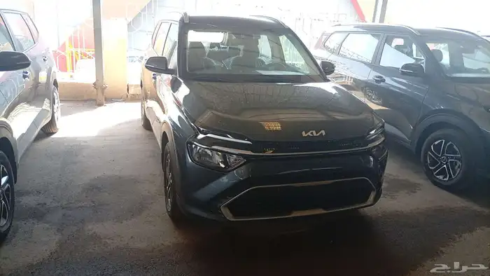 كيا كارينز LX موديل 2025 1