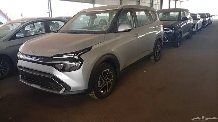 كيا كارينز GL مطور موديل 2025 4