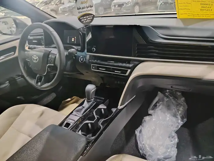 تويوتا كامري LE بنزين فتحة سقف - تشغيل بصمه - دخول ذكي 6