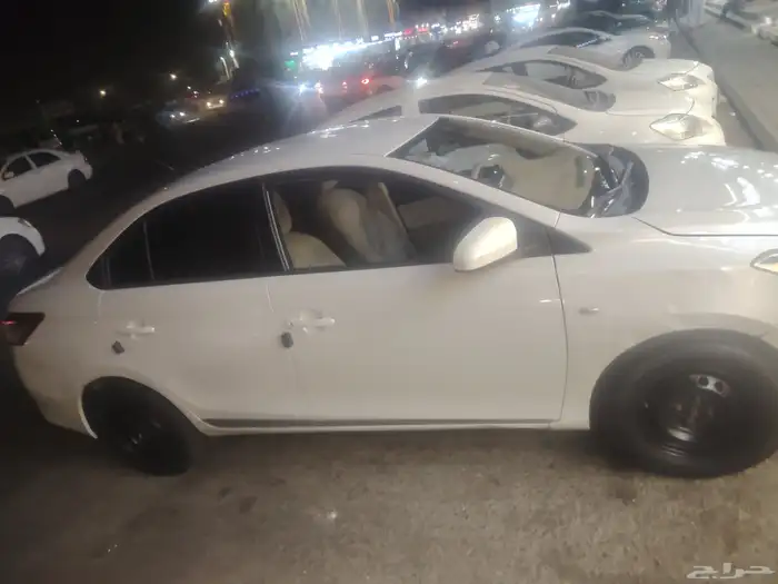 تايوتا يارس 2015 1