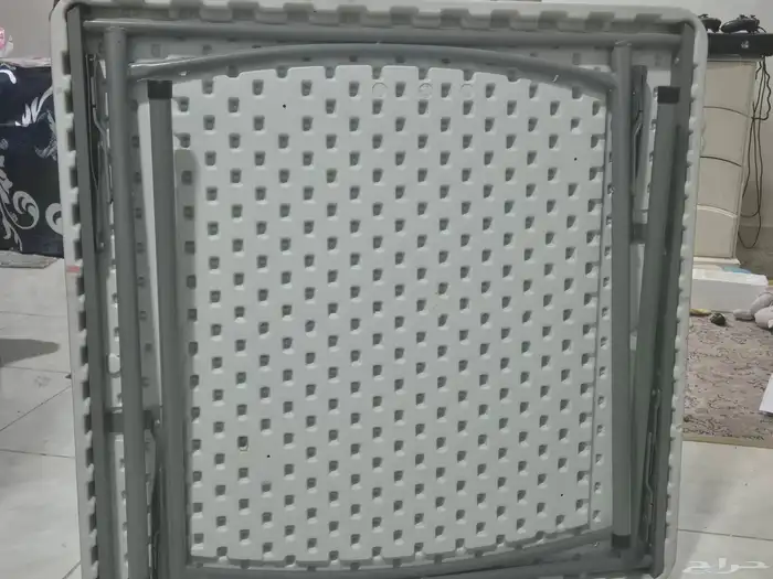 كنب امريكي وسفرات وزرابي وعجانة و طقم صحون 7