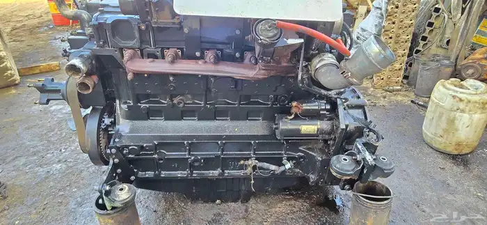 للبيع مكينة فولفو شبه جديدة تركب بوكلينات وشياول ومعدات اسفل 2