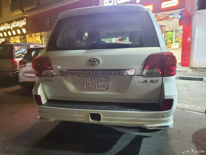 جيب لاند كروزر 2013 4