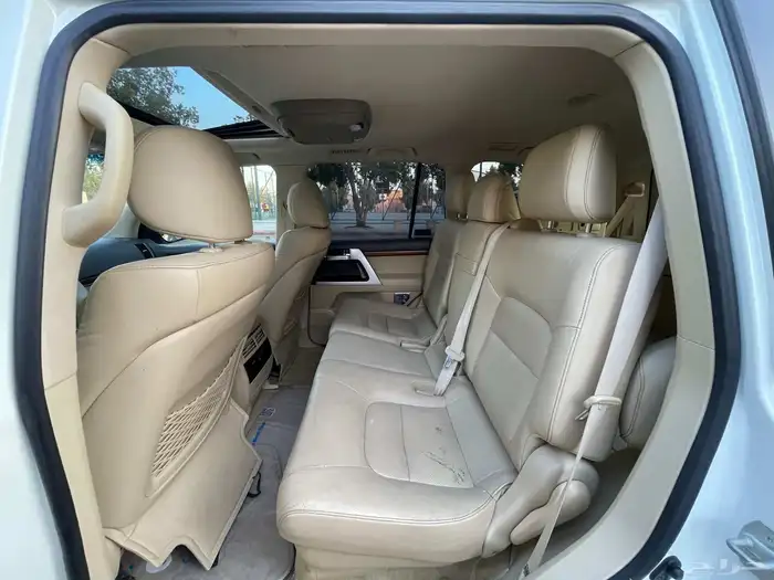 تويوتا لاندكروزر VXR 2016 فل سعودي 15