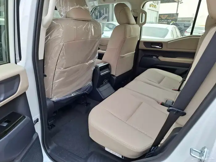 تويوتا برادو TXL3 بنزين ابيض م 2025 8