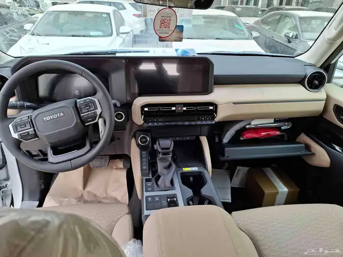تويوتا برادو TXL3 بنزين ابيض م 2025 6
