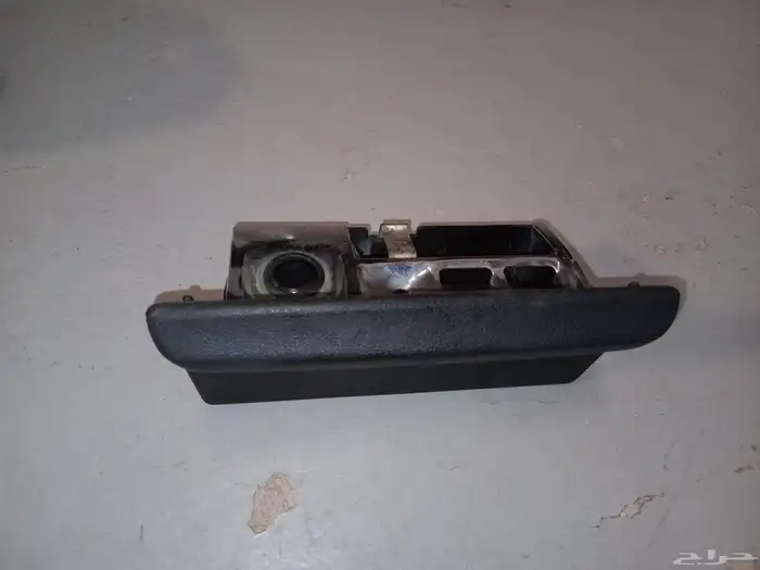 قطع اصلي وكاله لسياره مرسيدس 190 2