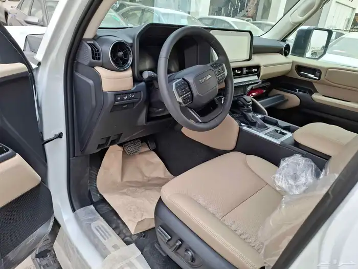 تويوتا برادو TXL3 بنزين ابيض م 2025 5