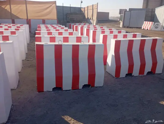 حواجز خرسانية نيوجرسي سفتي مصدات قواعد انارة 0