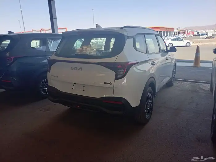 كيا كارينز LX موديل 2025 6