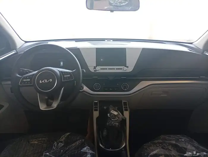 كيا كارينز LX موديل 2025 11