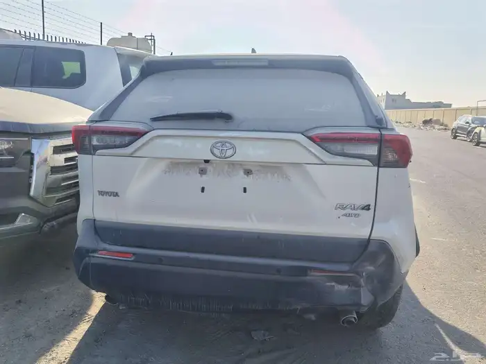 تشليح تويوتا راف فور 2021لبيع قطع الغيار فقط 1