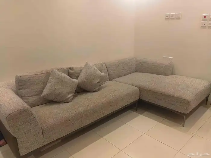 ركنه للبيع حرف L ( كنب مكون من قطعتين مستعمل) 0