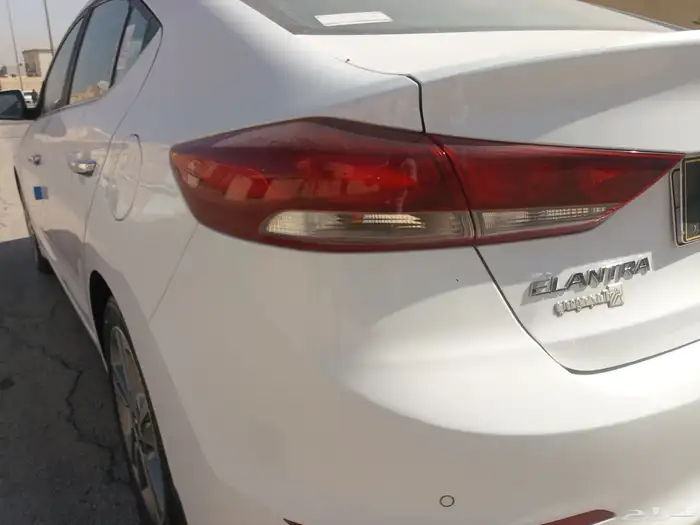 هونداي النترا ( 2018 )فل كامل وارد لمجدوعي نظيف بحالة ممتازة 12