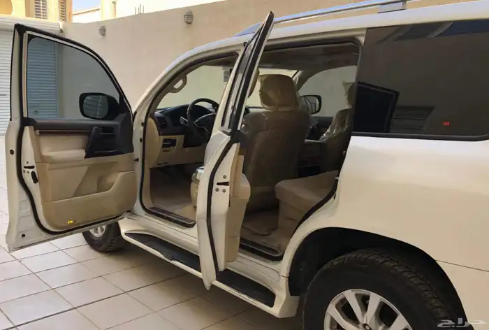 لاندكروزر 2017 GXR 18