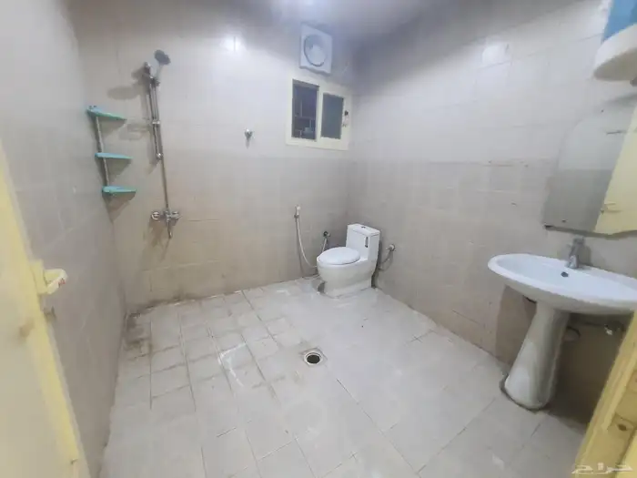 للايجار شقه ارضيه عوائل حى الفيحاء بالدمام السعر22الف دفعات 11