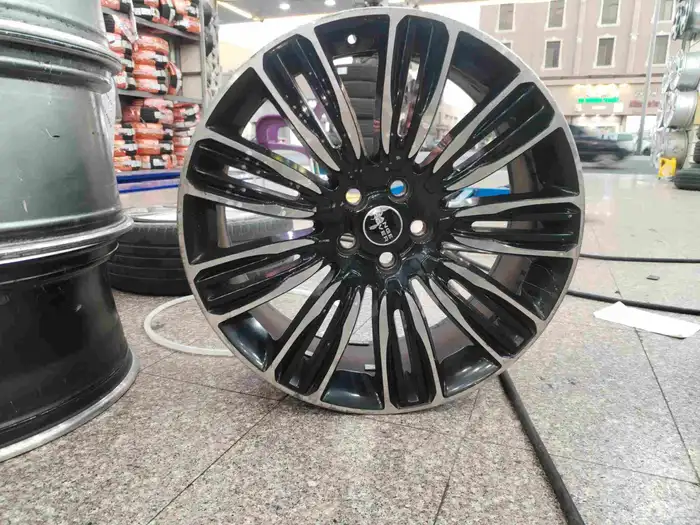 جنوط رنج روفر 2020 العداد إيطالي 1