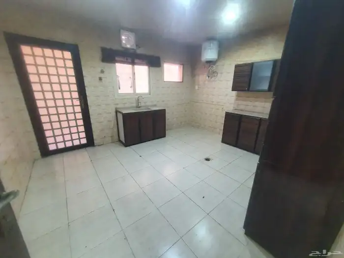 للايجار شقه ارضيه عوائل حى الفيحاء بالدمام السعر22الف دفعات 4