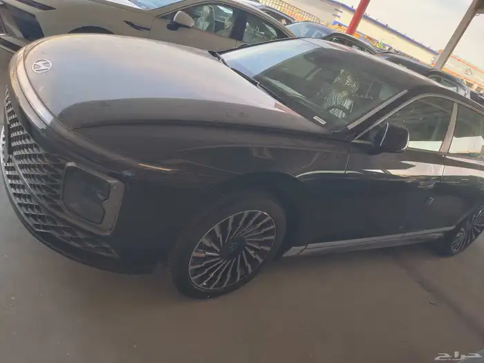 هيونداي ازيرا كالجرافي 2025 0