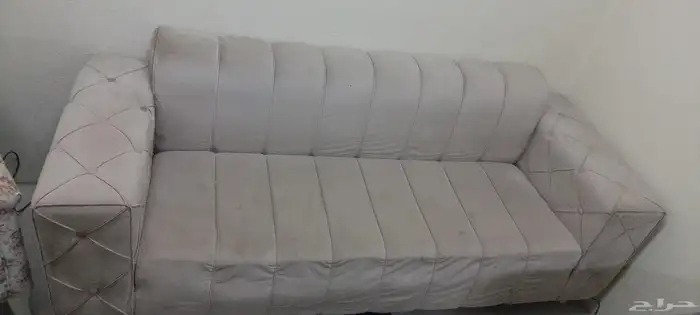 للبيع 3 مكيفات بحالة جيدة وكنبة 3 أشخاص وكرسي شخص واحد للبيع 0