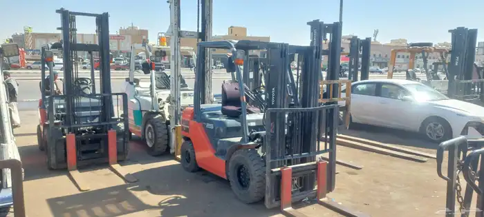 فوركلفت رافعه للايجار رافعة شوكية 2