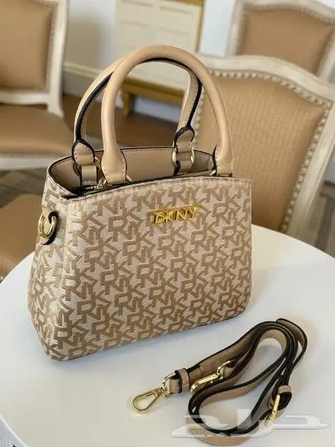 يوجد لدينا جميع انواع الشنط جمله وقطاعي 4