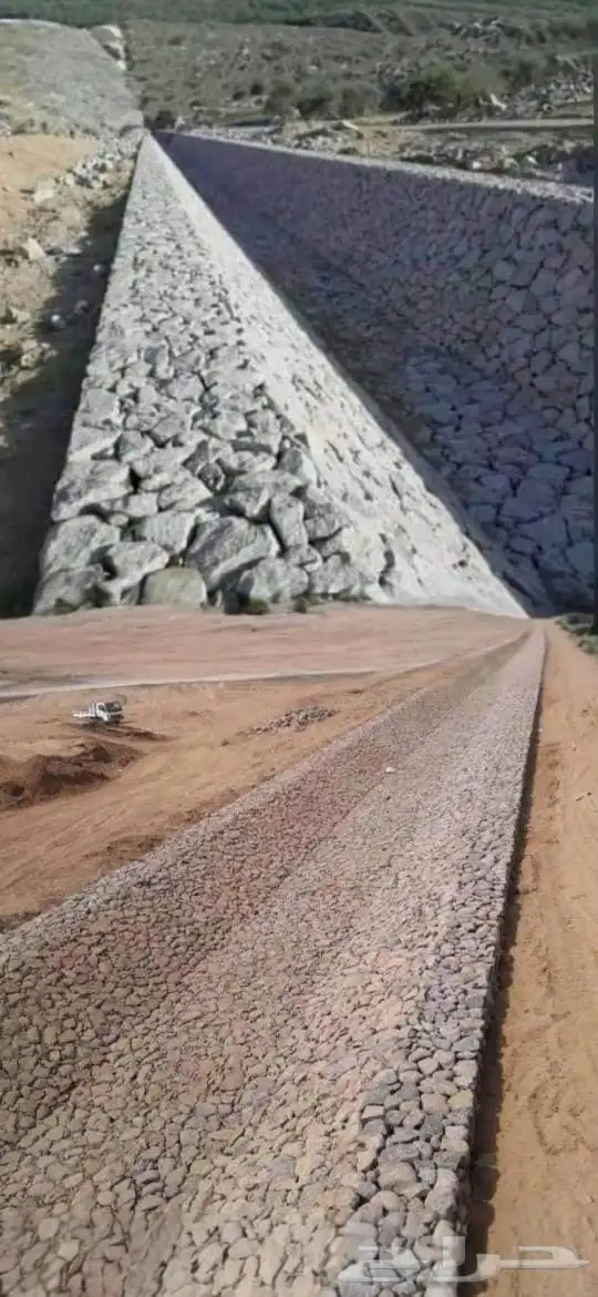 ارضيات تدبيش ممرات قنوات سيول ربراب وكلشي باعمال الحجر 0