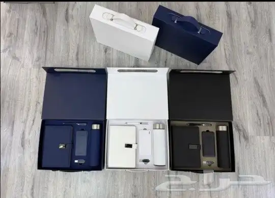 مطبعة بوكسات طباعة لوح مشاريع بنر استكر طباعة سفتي اكرليك 2