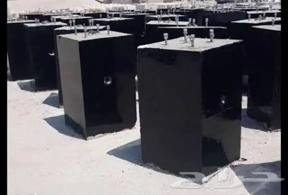 قواعد خرسانية ومسامير تثبيت اعمدة انارة شوارع 0