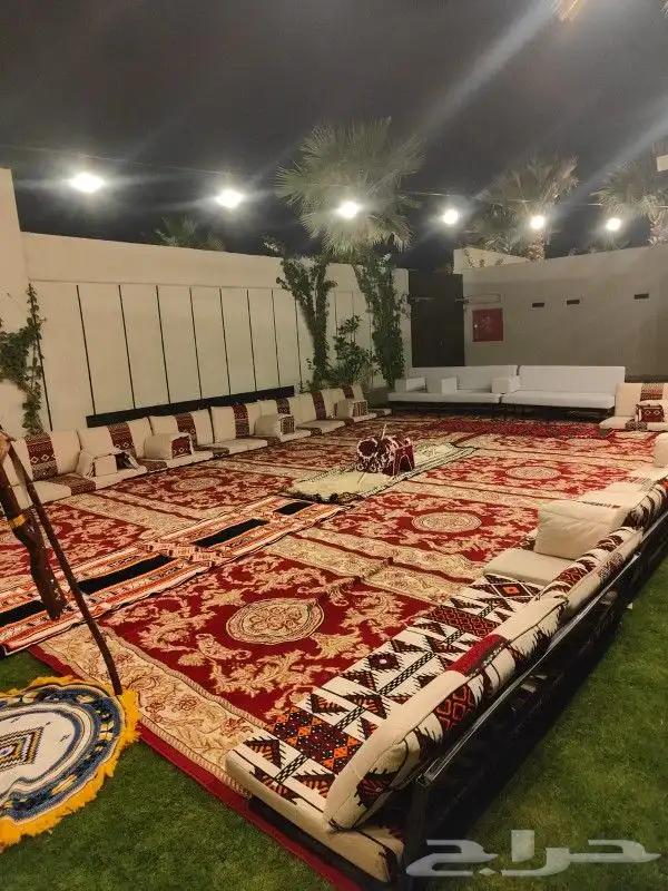 عندنا كراسي وطاولات وقهوجين وصبابين جلسات شعبيه وكراسي شفاف 3