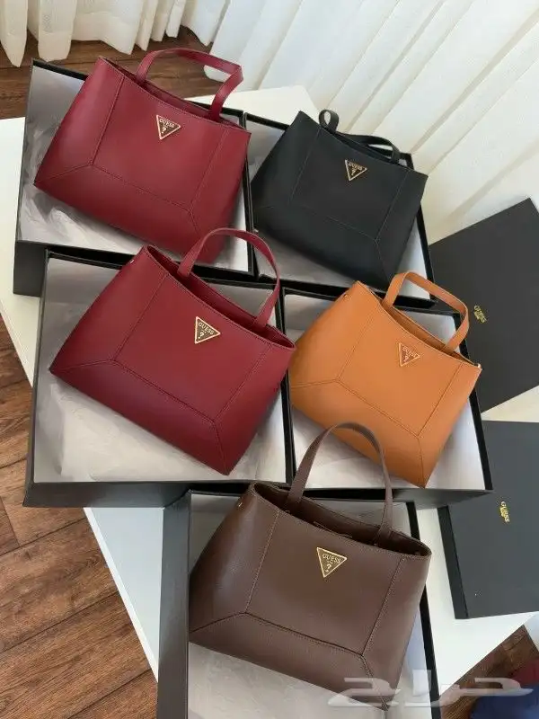 يوجد لدينا جميع انواع الشنط جمله وقطاعي 7