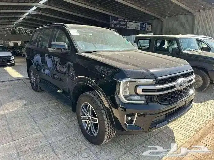فورد ايفريست XLS دبل تومتيك بنزين موديل 2025 1
