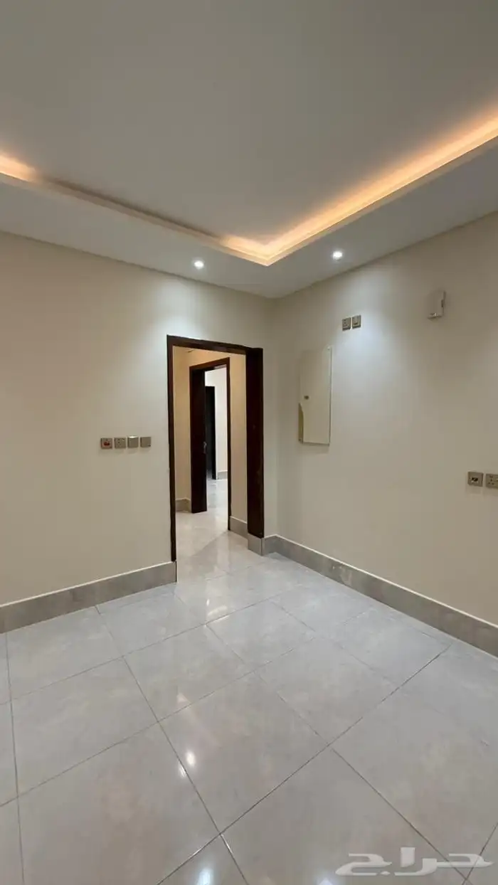 شقه واسعه للايجار حي الصالحيه خمس غرف 18