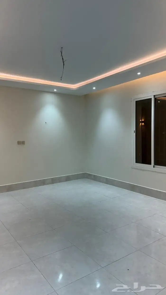 شقه واسعه للايجار حي الصالحيه خمس غرف 9
