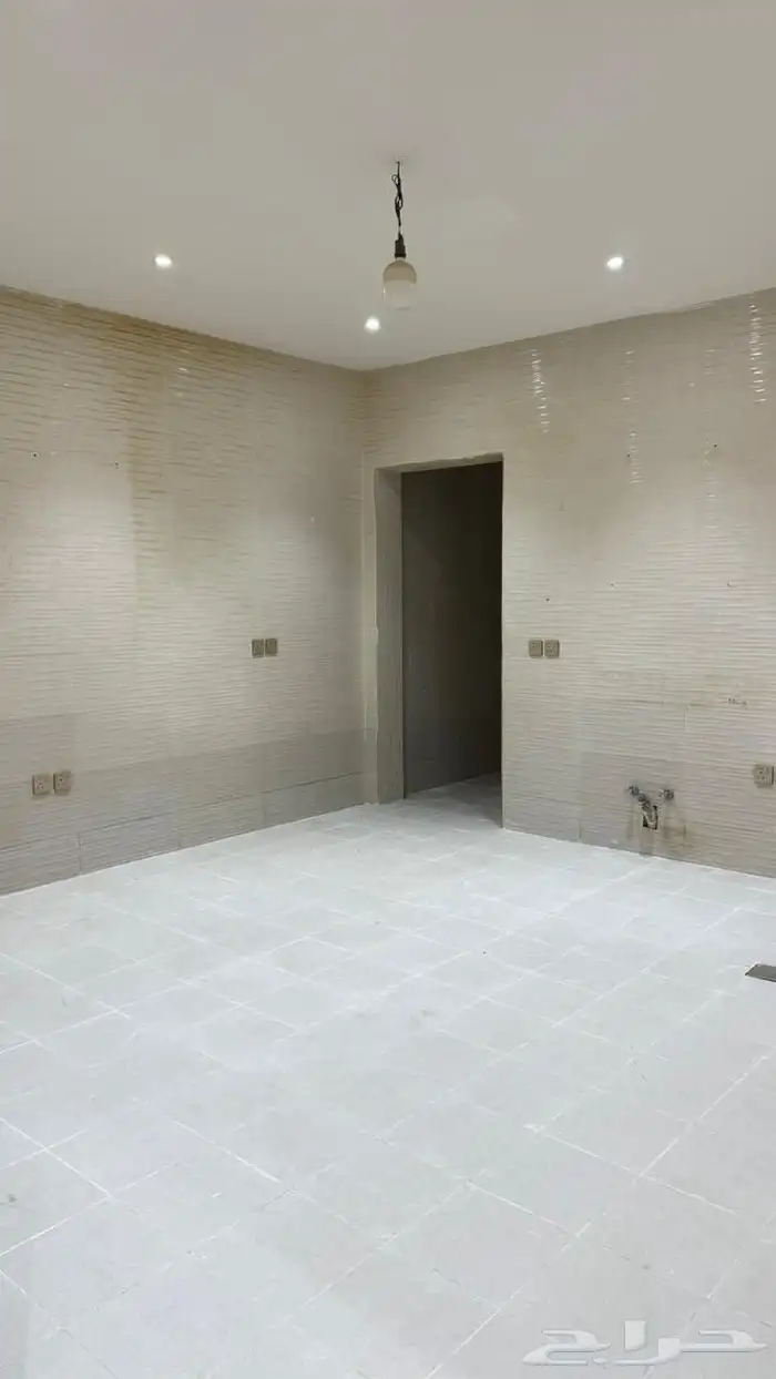 شقه واسعه للايجار حي الصالحيه خمس غرف 19