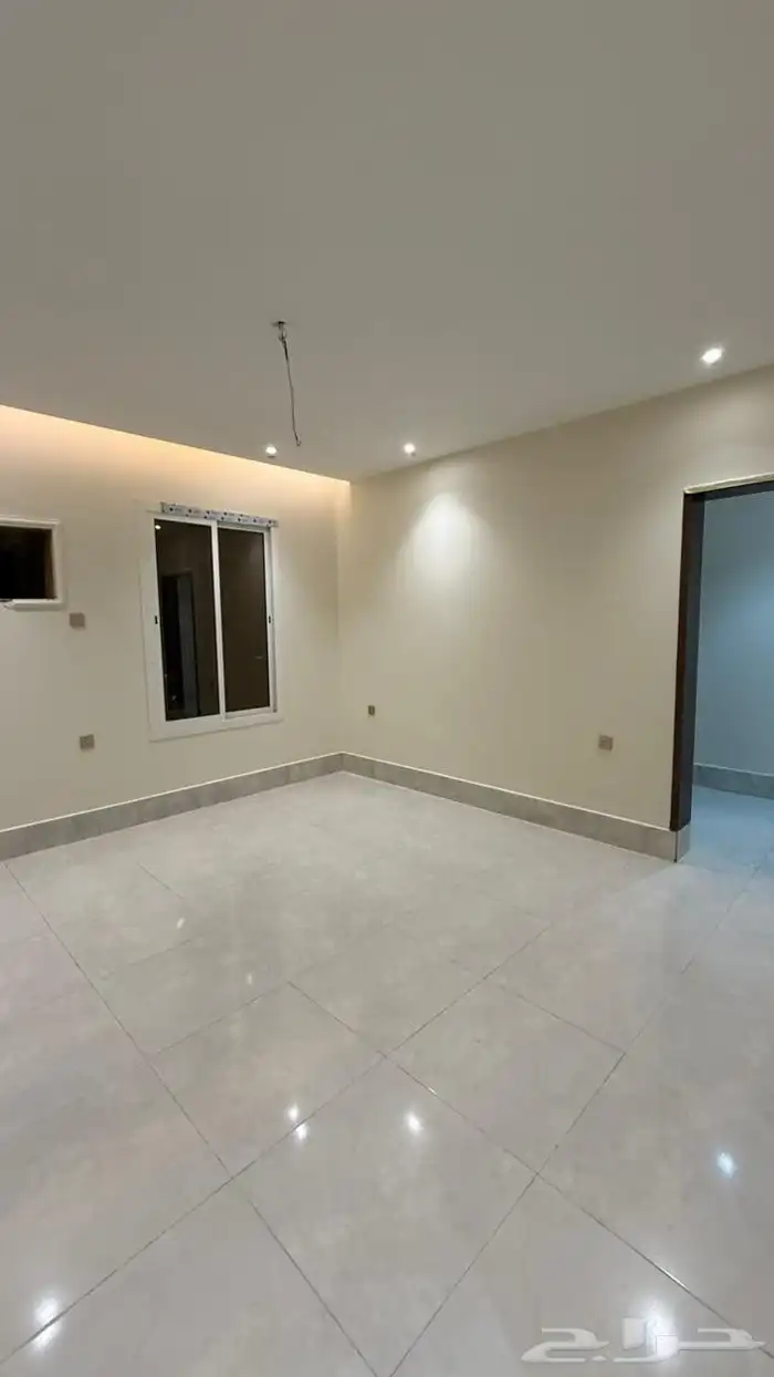 شقه واسعه للايجار حي الصالحيه خمس غرف 11