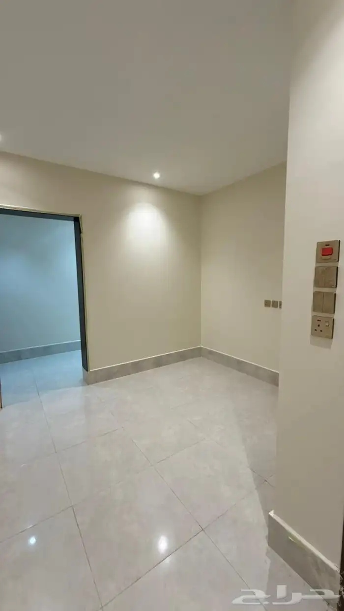 شقه واسعه للايجار حي الصالحيه خمس غرف 4
