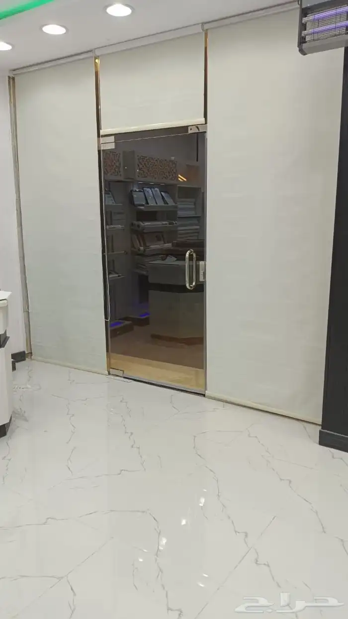 ستائر رول للمعارض والمحلات التجارية 5