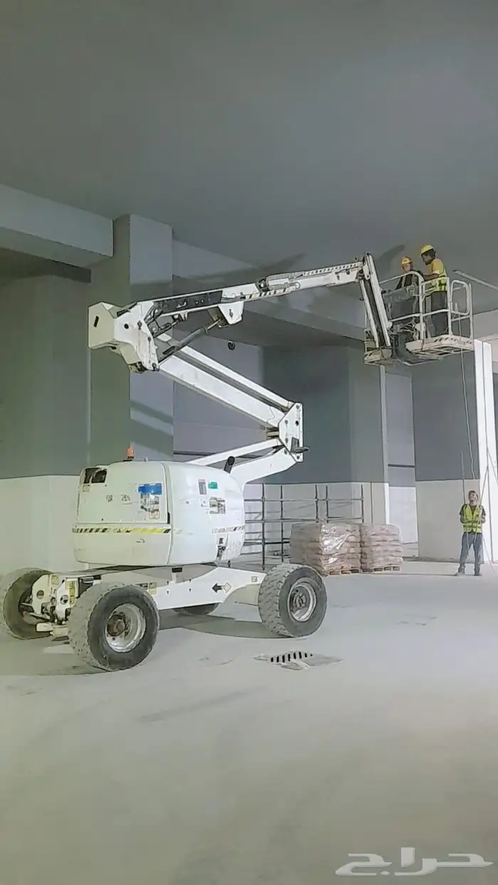 يوجد لدينا سواق مان لفت وسواق شيزر لفت محترفين 0