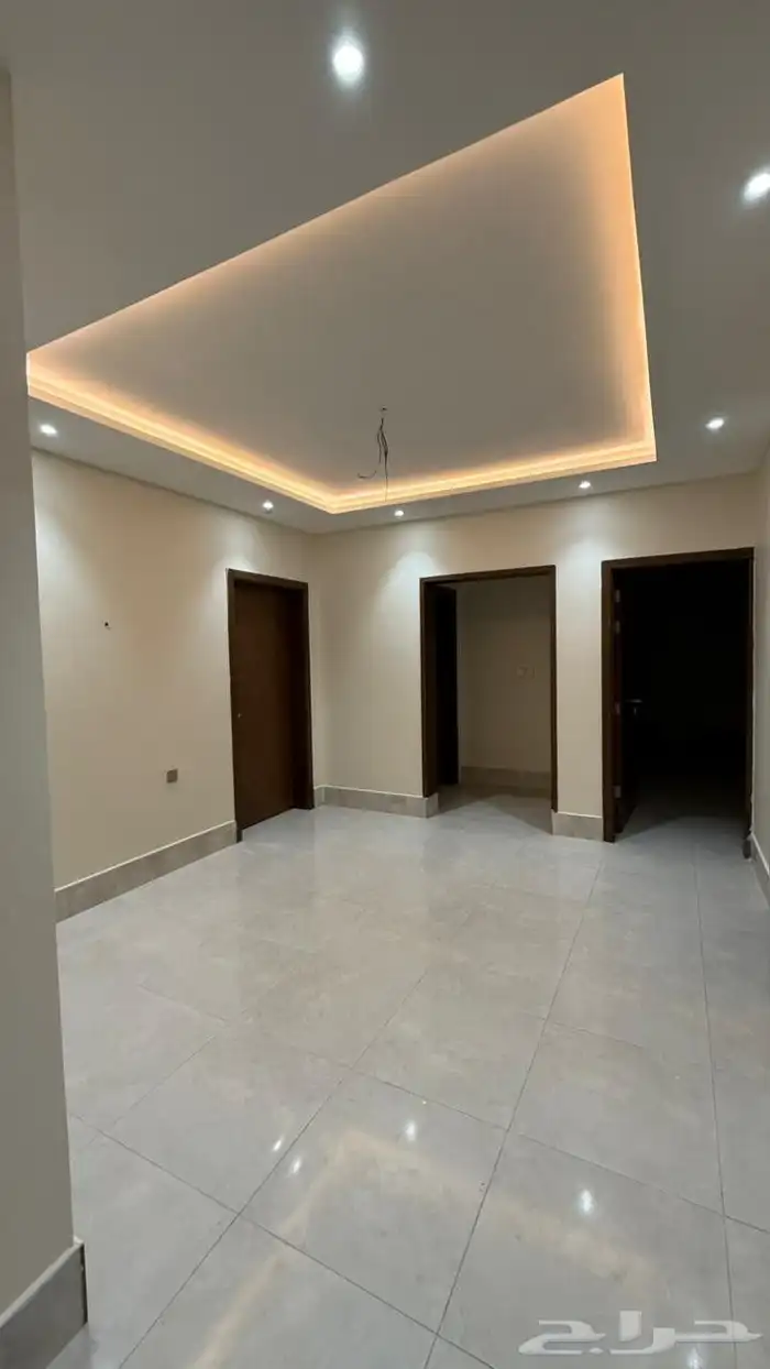 شقه واسعه للايجار حي الصالحيه خمس غرف 13