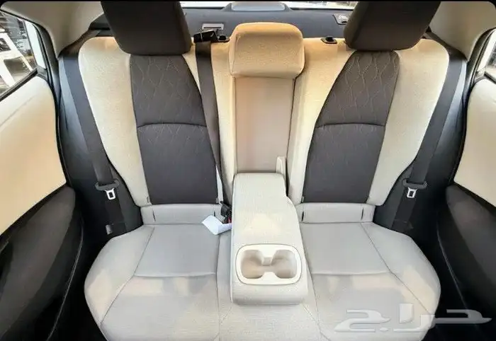 تويوتا كورولا 2025 اصفار 6