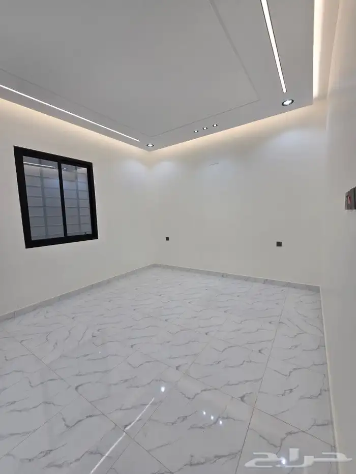 للبيع روف علوى مع ملحق 9غرف بمدخل سياره من650ألف شمال الخميس 19