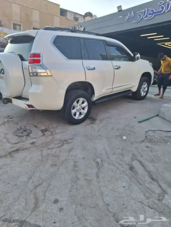 برادو 2010 فل كامل 6سلندر بصمه قير توماتيك للإستفسار 050 4