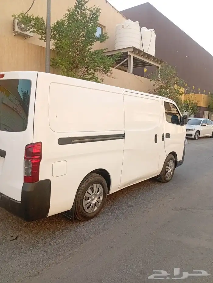 للبيع اورفان نيسان بضاعه موديل 21 ديزل ماكينه شد بلد 14